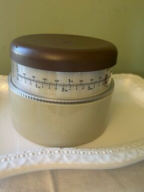 Vintage Soehnle round kitchen scale